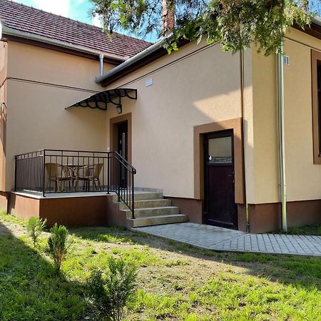 Kovacs Apartmanhaz Kiskunhalas Room photo