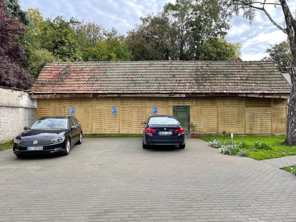 Kovacs Apartmanhaz Kiskunhalas Exterior photo
